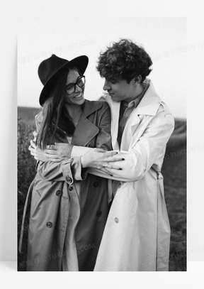 黑白英伦风情侣图片写真