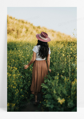 花丛美女背影图片 花丛美女背影图片大全
