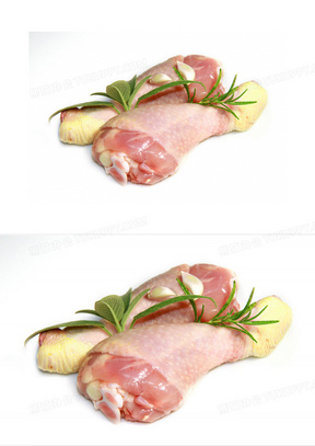两个生鲜鸡腿食材特写摄影高清图片