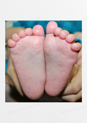 婴儿粉嫩小脚丫图片