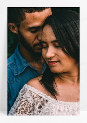 背后抱情侣图片