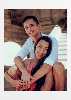 深情相拥10相拥的情侣海报背景七夕情人节00卡通拿着鲜花相拥情侣00相