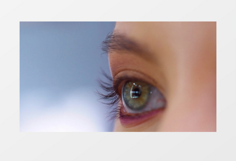 化着精致眼妆的女人眼部特写实拍视频素材