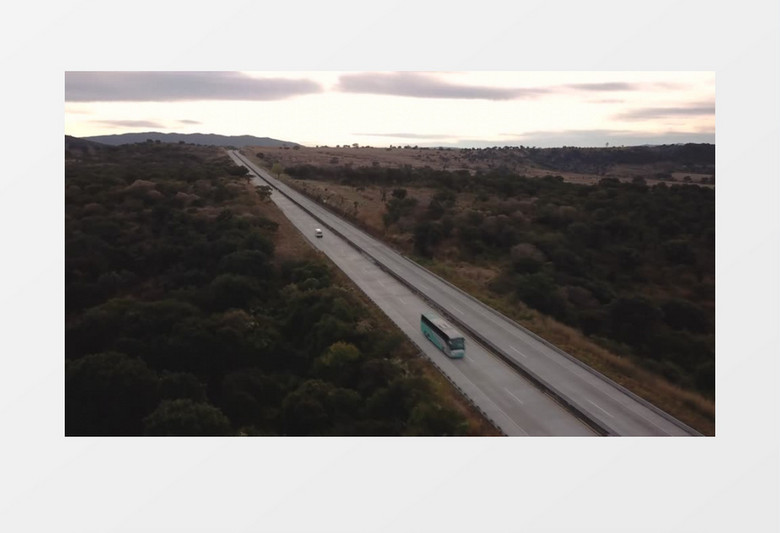 高速公路车辆行驶风景实拍视频