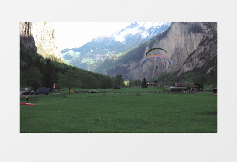 峡谷跳伞美丽天空景色实拍视频