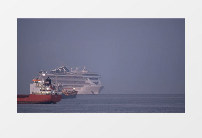 海洋轮渡和客船行驶实拍视频