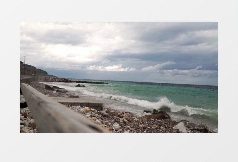 海浪岩石海滩景色实拍视频