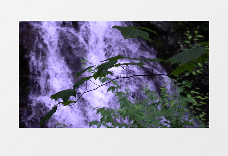飞流直下的瀑布实拍视频