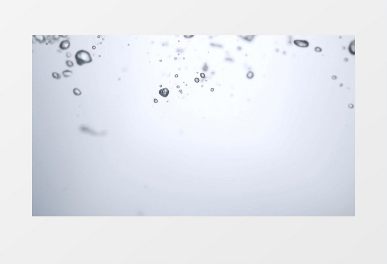 水中升起破裂的泡泡实拍视频素材下载 Mp4格式 熊猫办公