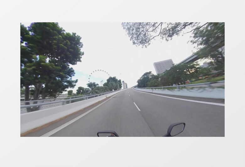 摩托车在道路上的行车记录影像实拍视频素材
