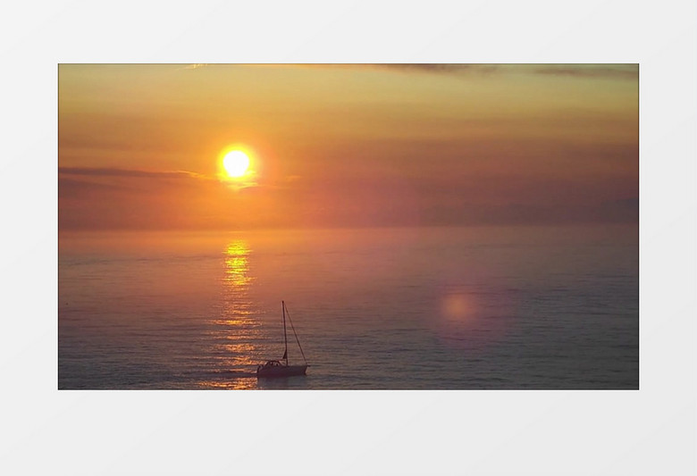 落日船在海面航行实拍视频