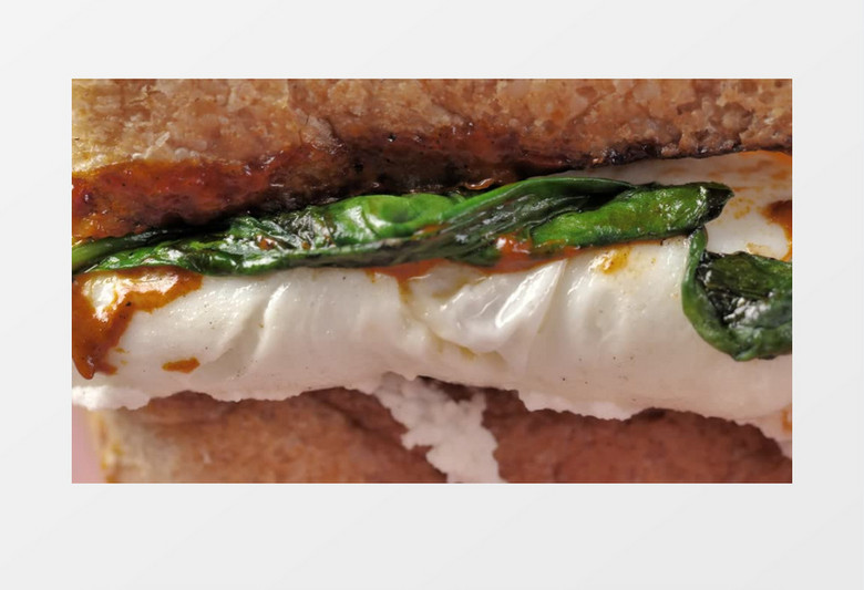 特写美食从侧面看三明治的内部实拍视频素材