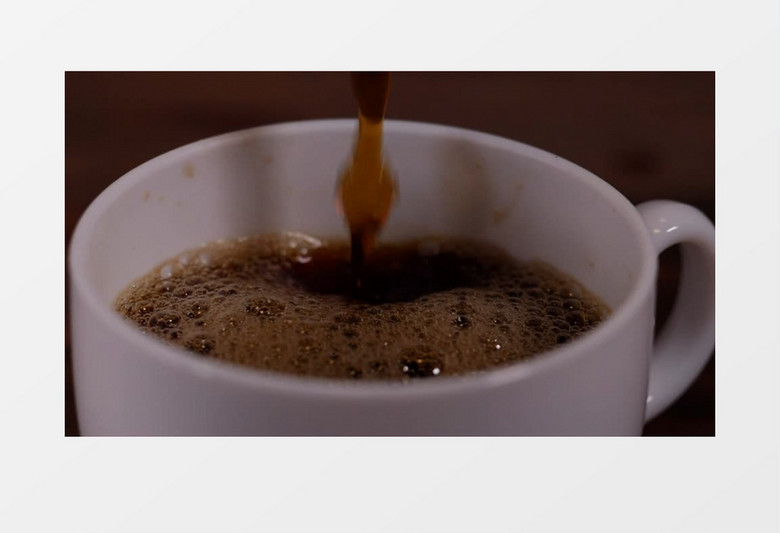 倒一杯白咖啡实拍视频素材