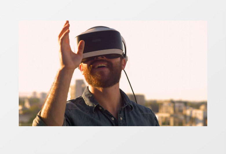 戴着VR眼镜的男人实拍视频素材