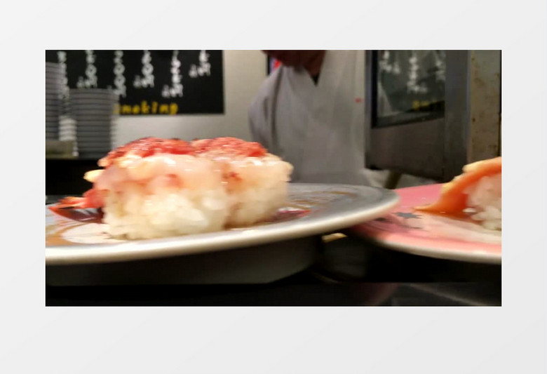 餐厅里的旋转寿司实拍视频素材