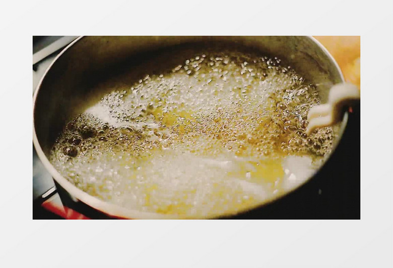 实拍沸腾的油锅实拍视频素材