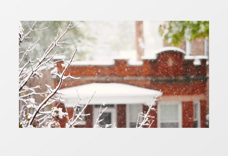 白雪覆盖的房子实拍视频素材