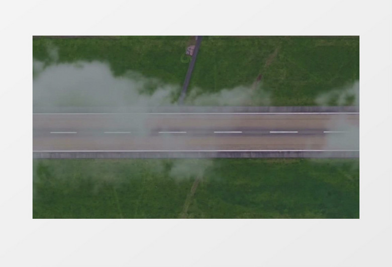 俯拍云朵下的道路实拍视频素材