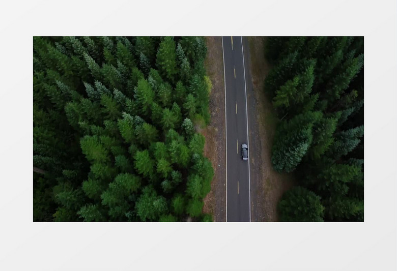 俯拍行驶在道路上的车辆实拍视频素材