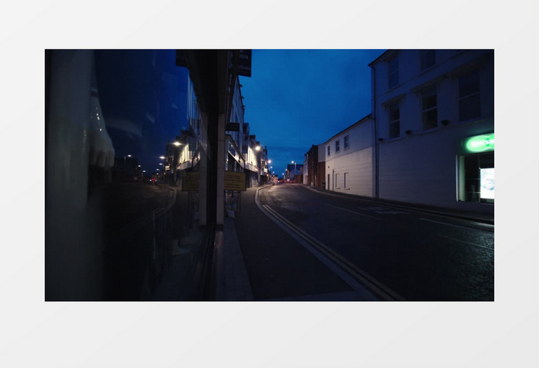 夜景下拍摄的静态街道实拍视频素材
