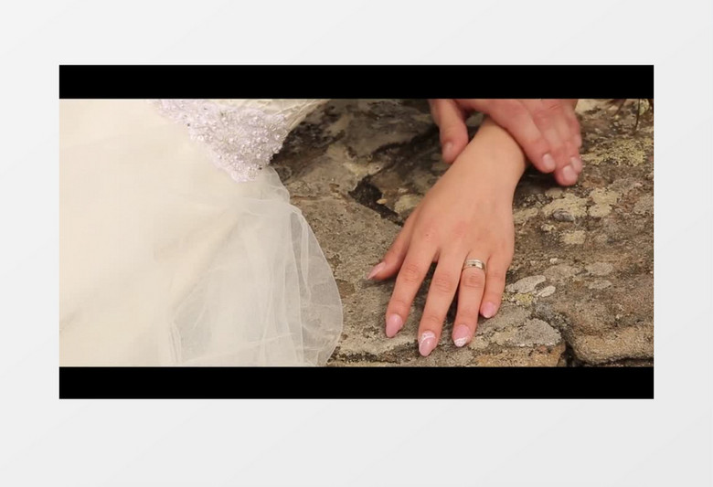 穿礼服带着情侣戒指的二人实拍视频素材