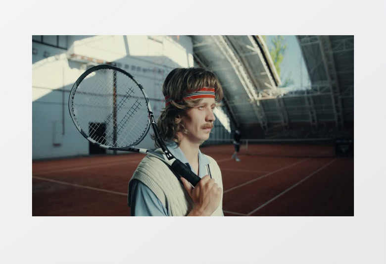 高清特写拍摄拿着网球拍的男子实拍视频