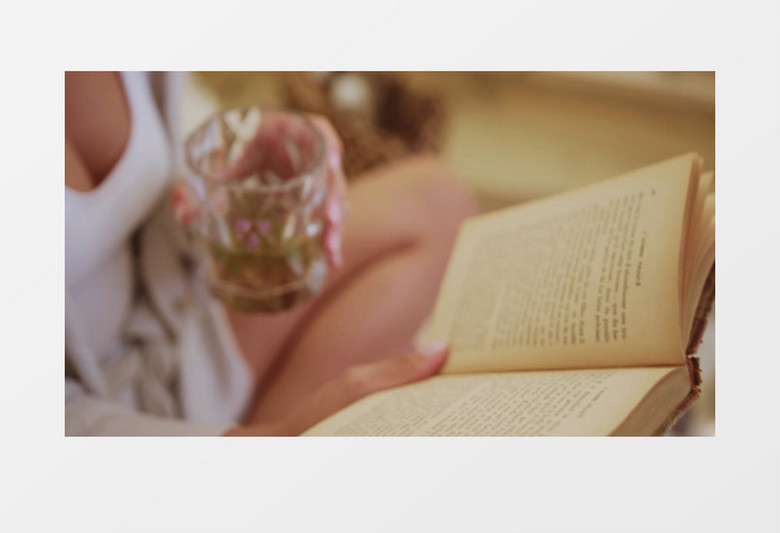 女人在安静的看书实拍视频素材