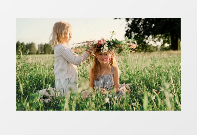 高清实拍花环女孩草地玩耍视频素材