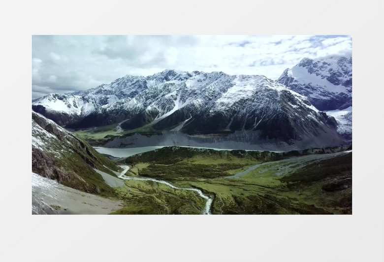 雪山周围的自然景观实拍视频素材