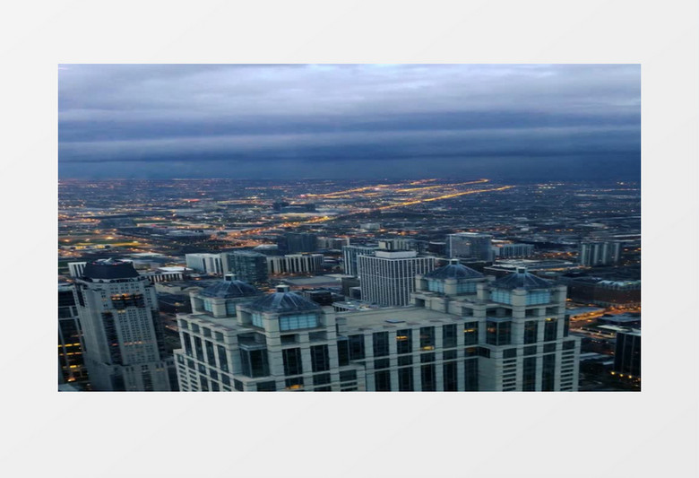 延时拍摄城市亮起的灯光和云朵变化延时拍摄视频素材