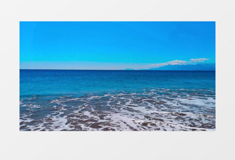 翻涌的海水不停的拍打岸边实拍视频素材 