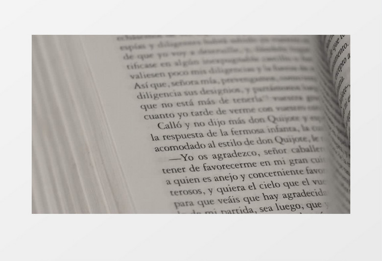 特写一本英文书正在被翻动实拍视频