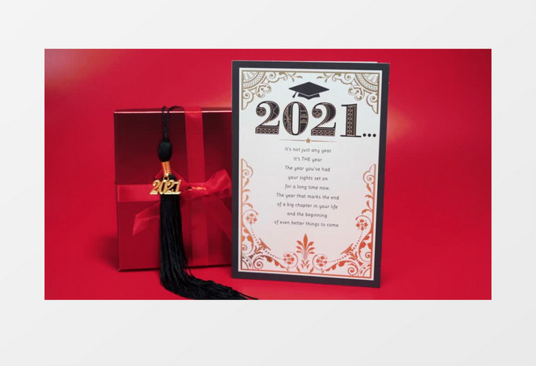  红色礼盒毕业祝福礼物毕业证书实拍视频