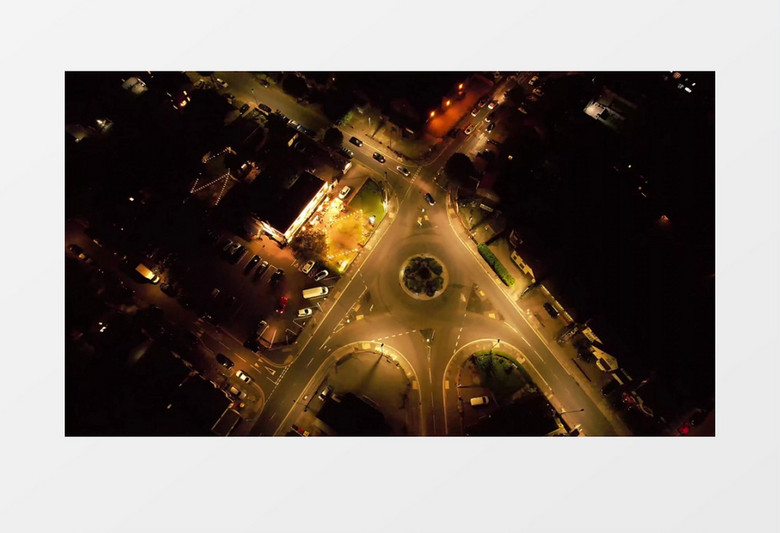 实拍夜晚中心街道的车辆通行实拍视频素材