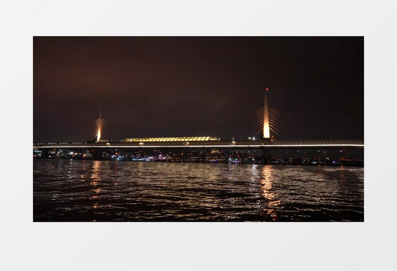 夜晚城市中的河岸景观实拍视频素材