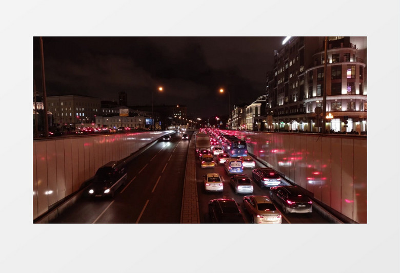 夜晚城市街道拥挤的车流实拍视频素材