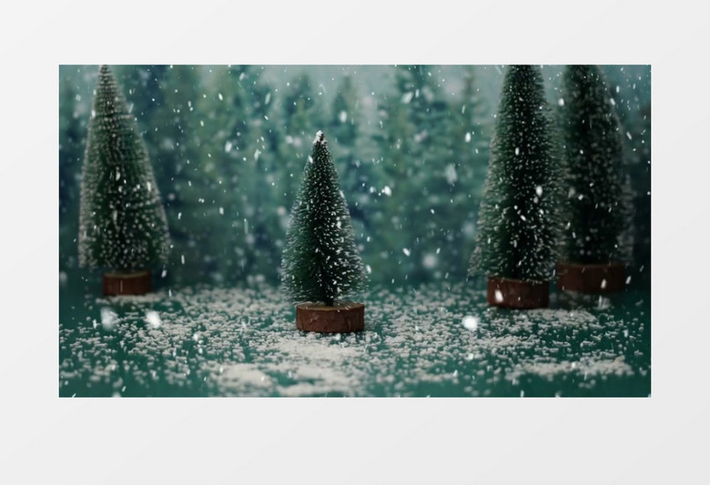 圣诞节雪花飘落圣诞老人场景实拍视频素材