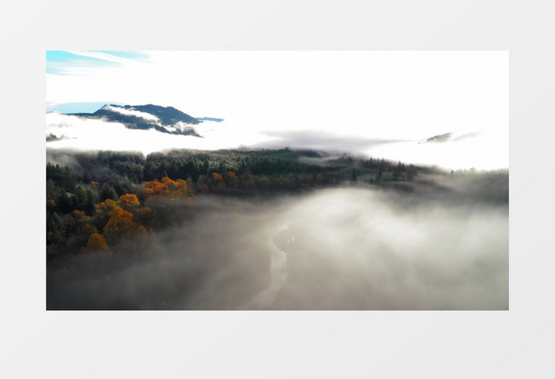 实拍山川上方氤氲的雾气实拍视频素材