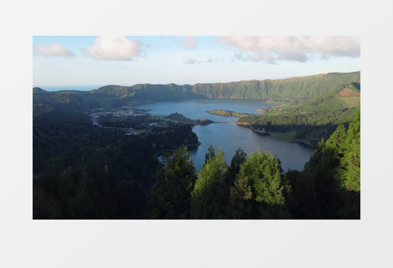 航拍被山包围的湖泊实拍视频素材