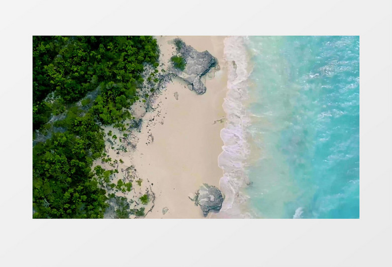 航拍海边的景色和湛蓝的海水实拍视频素材