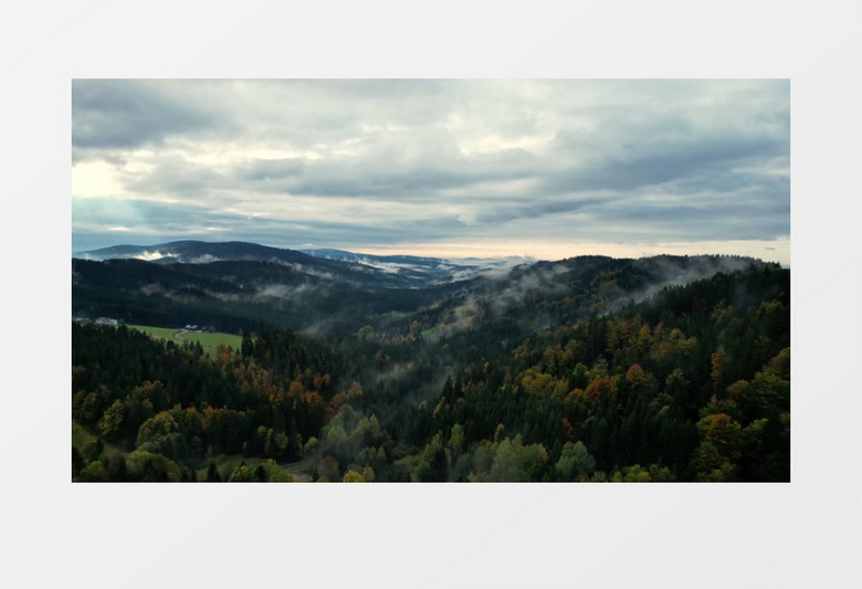 航拍巍峨的大山和茂密的山林实拍视频素材