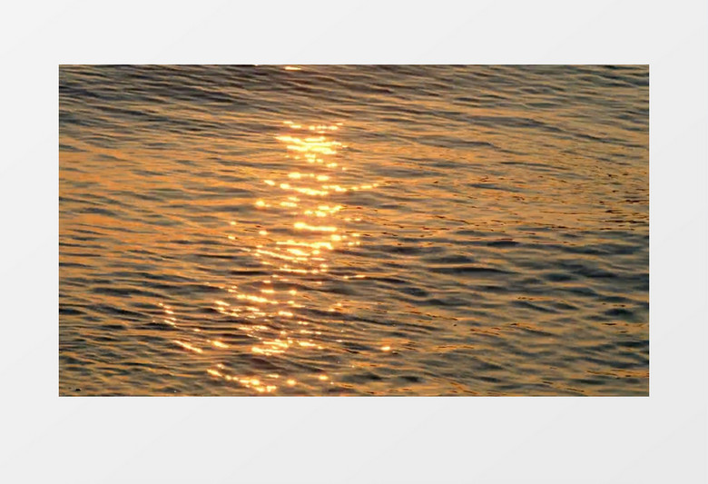 夕阳照射在水面上反射点点星光实拍视频素材