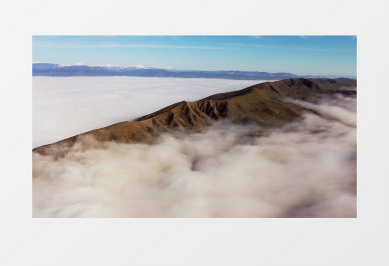 航拍半山腰氤氲的雾气实拍视频素材