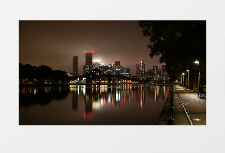延时拍摄夜晚的河道和城市夜景实拍视频素材