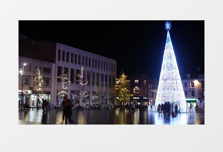 广场上的圣诞树灯实拍视频素材