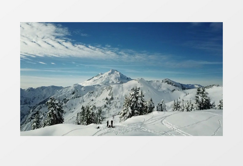 航拍被大雪覆盖的森林实拍视频素材