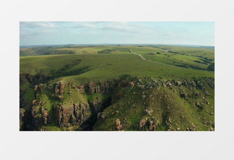 航拍一望无际的大草原实拍视频素材