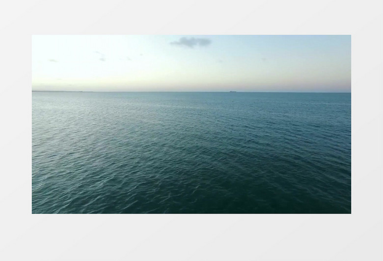 航拍广阔的海水泛起波浪实拍视频素材