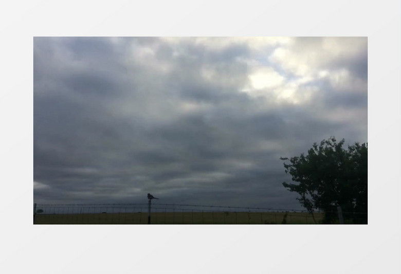 延时拍摄牧场上的风云变化实拍视频素材