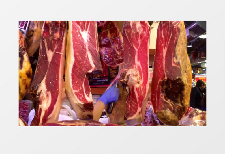  实拍卖肉人娴熟的刀工实拍视频素材
